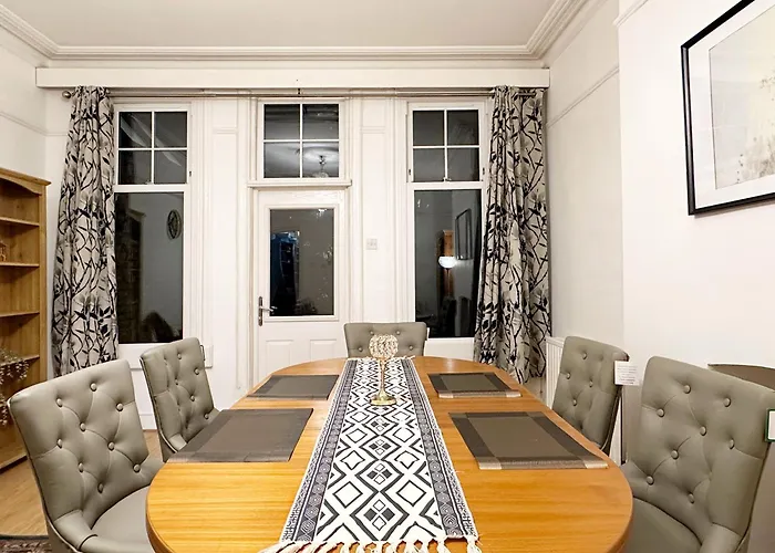 Hannah Place Near Finsbury Park - 4 Double Beds, Ideal For Families, Max 8 People